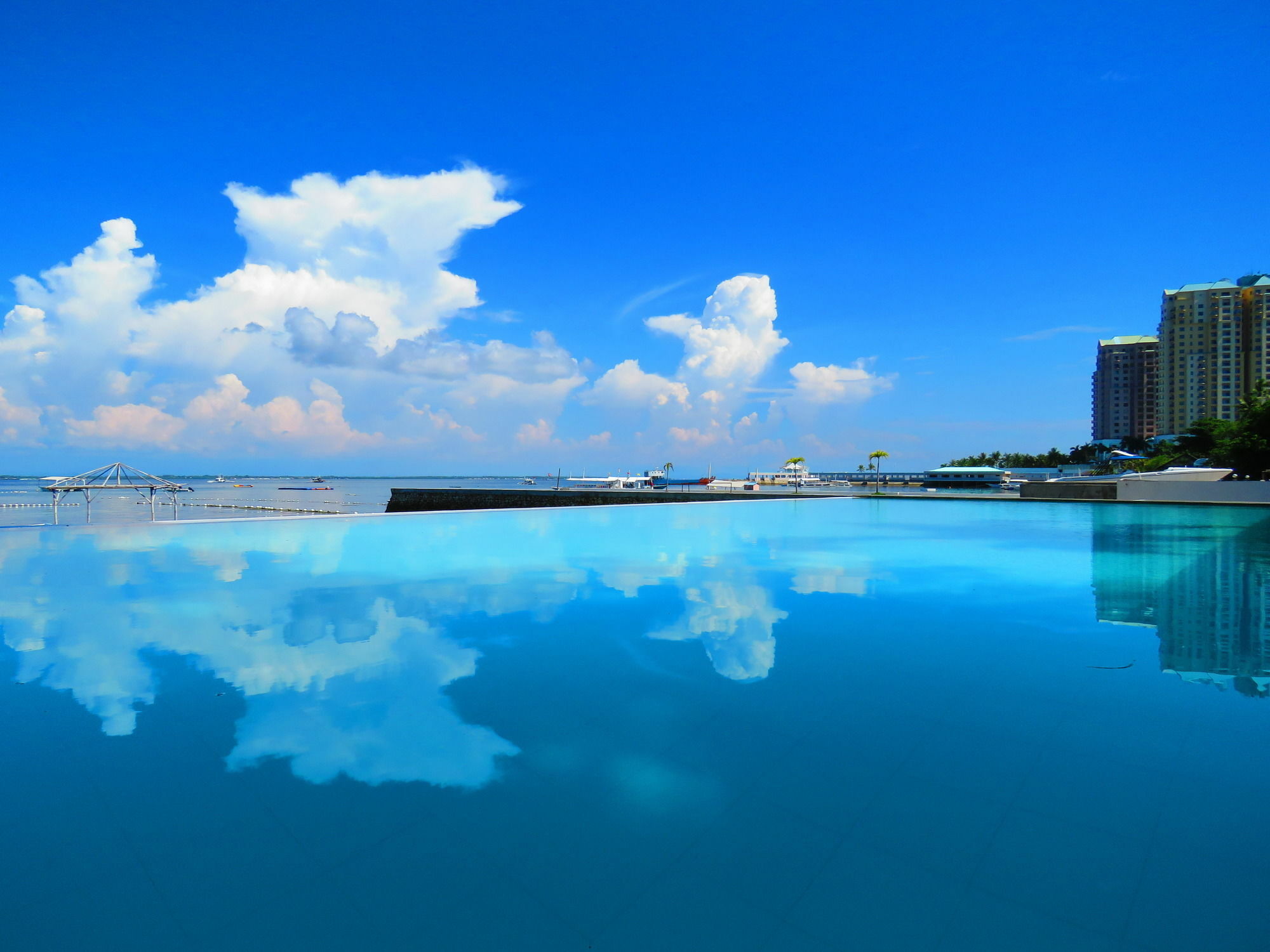 Готель Aozora Seaside Mactan Мактан Екстер'єр фото